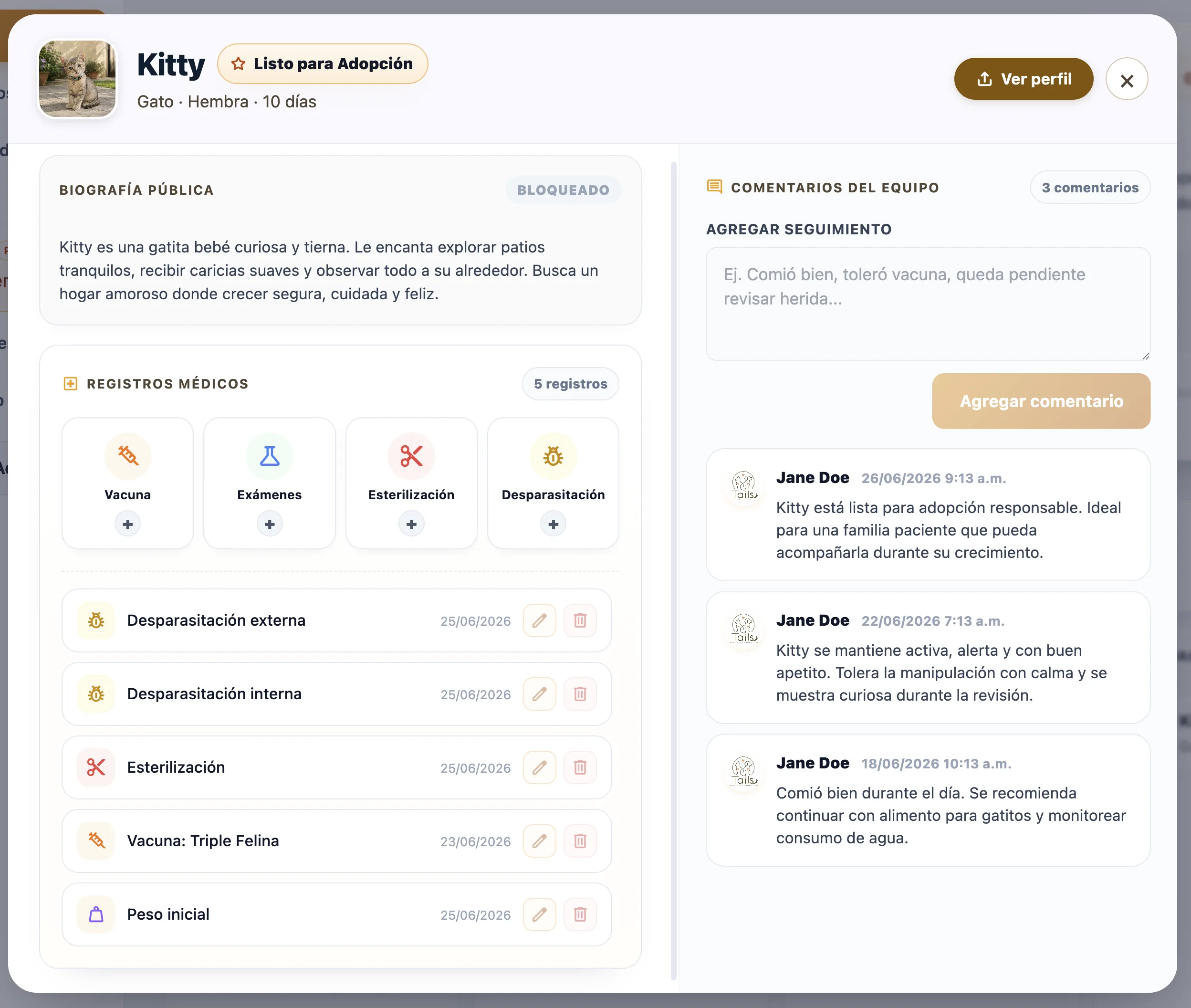 Ficha real de una mascota con registros médicos y notas de seguimiento